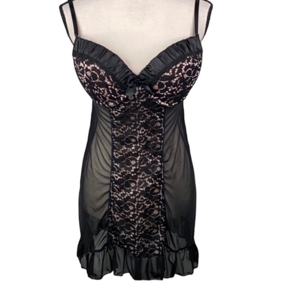Coquette Marilyn Monroe Baby Doll
Sheer Black/Rose Chemise